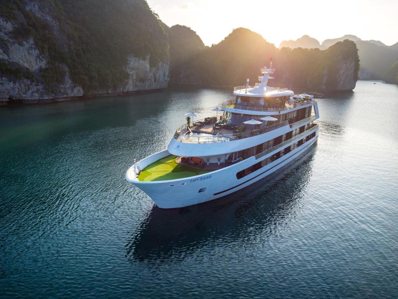 Stellar Of The Seas Cruise Hotel Ha Long Exterior foto